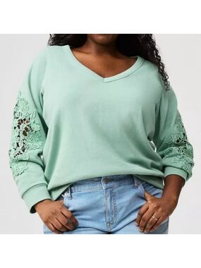 5X • Torrid • Cozy Fleece V-Neck Crochet Sweatshirt